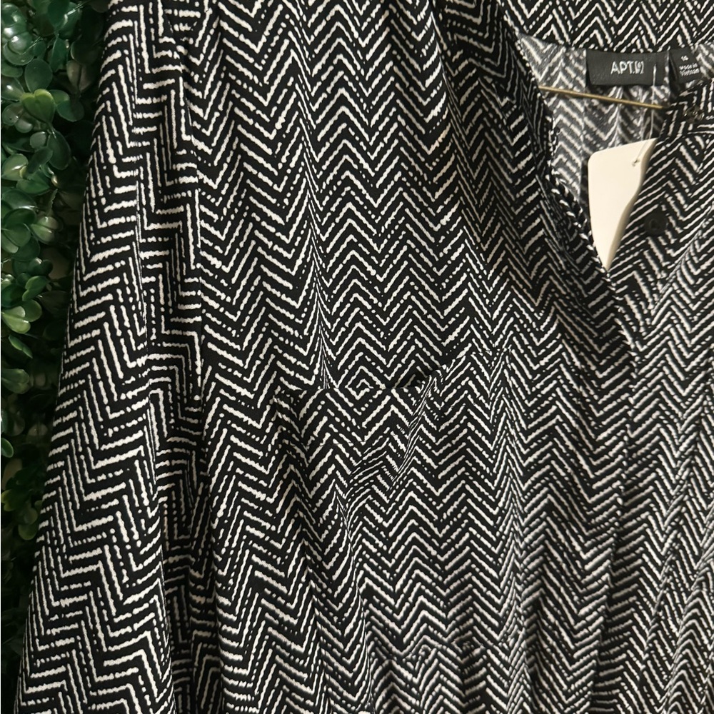 APT 9 Black and White Chevron Blouse